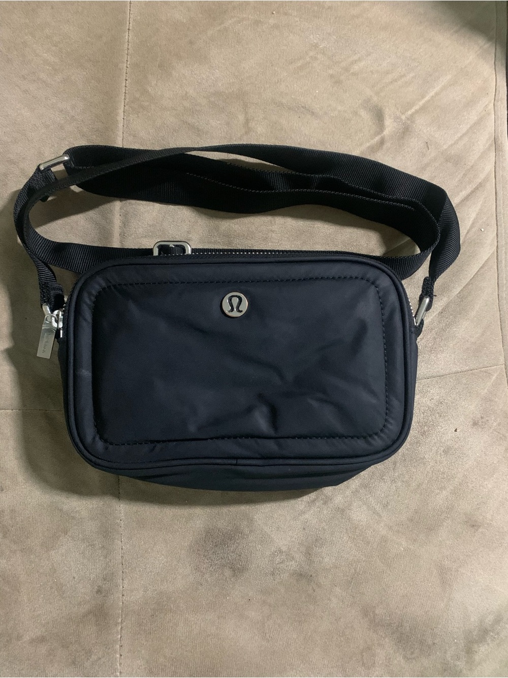 Lululemon crossbody camera bag black